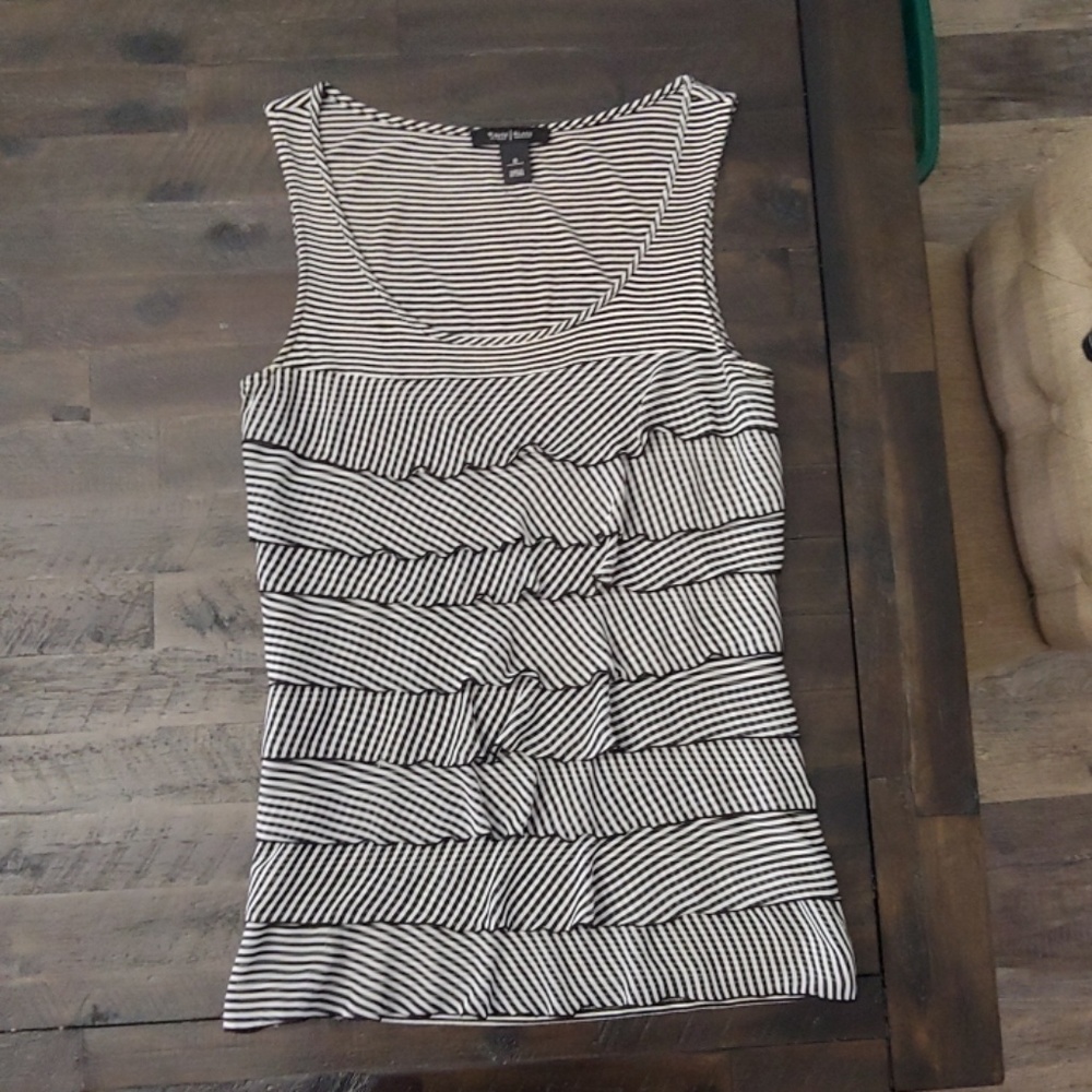 White House Black Market sleeveless top